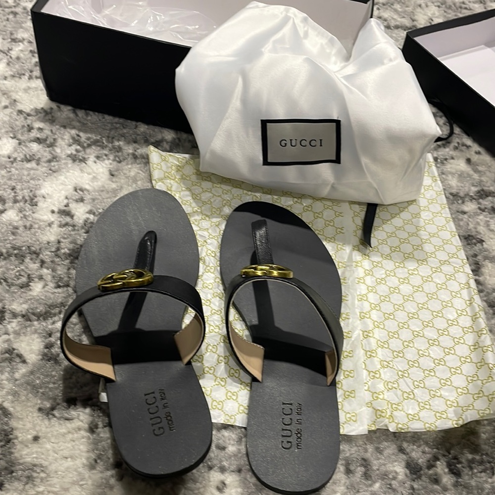 Gucci -GG T-Strap Sandal
GUCCI